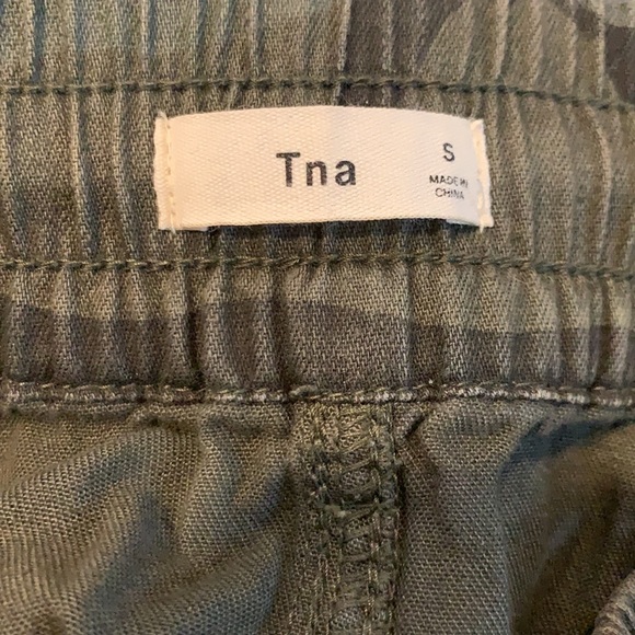Aritzia TNA Camo Joggers - Picture 3 of 3